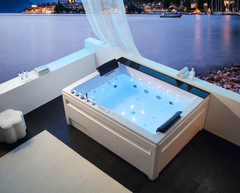 BC-653B Waterfall Bathtub